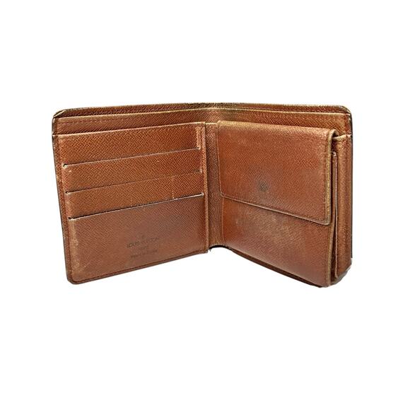 934. Louis Vuitton Monogram Bifold Wallet - Picture 5 of 9